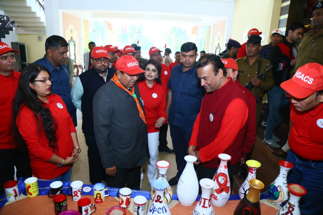पंचकूला के रेड विशॉप में राज्य स्तरीय विश्व एड्स दिवस समारोह दिवस आयोजित किया गया।