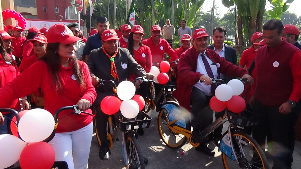 पंचकूला के रेड विशॉप में राज्य स्तरीय विश्व एड्स दिवस समारोह दिवस आयोजित किया गया।