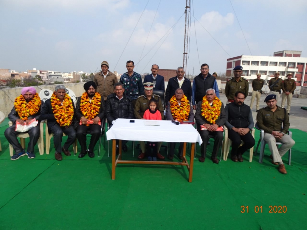 जिला पुलिस से सेवानिवृत्त हुए पुलिस कर्मियों के सम्मान में हुआ विदाई समारोह