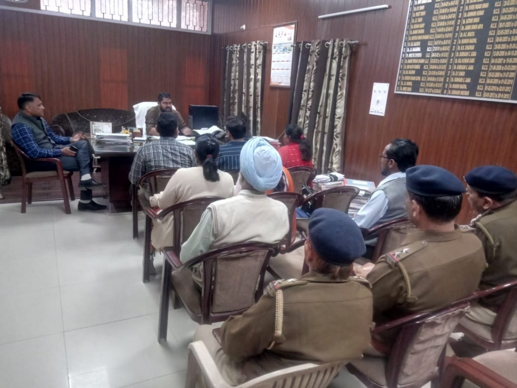 लिंगानुपात सुधारने को चलाए जागरूकता अभियान : एसडीएम विनेश कुमार