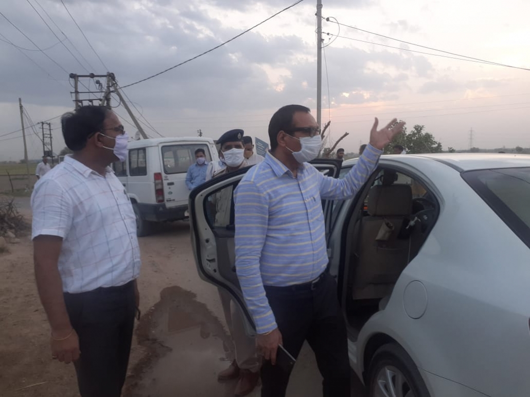 सामूहिक प्रयासों से टिड्डी दल से हुआ जिला में फसलों का बचाव : उपायुक्त रमेश चंद्र बिढ़ान