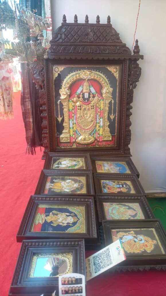 महिलाओं एवं हस्तशिल्प की शक्ति: ‘सरस मेला’ में 22 कैरट सोने व टेरा-कोटा मूर्तिकला की बेजोड़ प्रस्तुति महिलाओं एवं हस्तशिल्प की शक्ति: ‘सरस मेला’ में 22 कैरट सोने व टेरा-कोटा मूर्तिकला की बेजोड़ प्रस्तुति