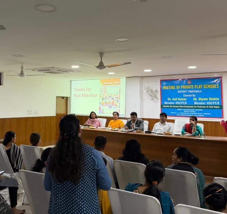 *बाल अधिकार संरक्षण आयोग के सदस्यों ने प्ले स्कूलों से संबंधित विषयों पर की बैठक की अध्यक्षता*