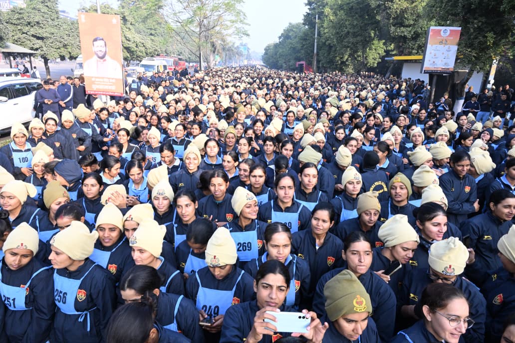 अटल जनसेवा को समर्पित दौड़ को मुख्यमंत्री नायब सिंह सैनी ने दिखाई हरी झंडी